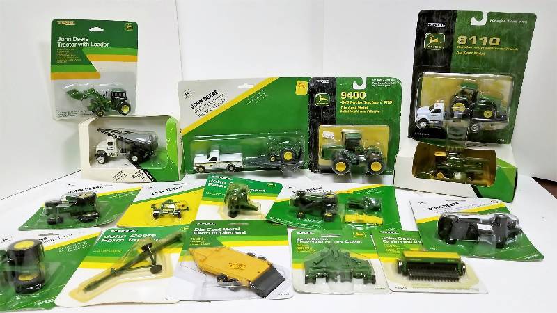 lot 1109 image: Huge 17 item lot 164 John Deere Tractor  Implements  Trucks