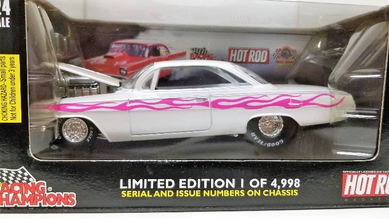 lot 1117 image: Racing Champions, Issue 30, 1962 Chevy Belair, 1 of 4998, 124 scale, NIB