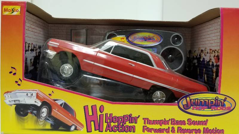 lot 1124 image: Maisto Jumpin Hot Rods, 1963 Chevy Impala, Real Bounce Action, 124 scale, NIB and not tested
