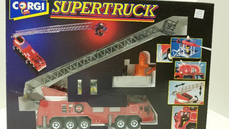 lot 1139 image: Corgi Supertruck Mobile Crane, NIB