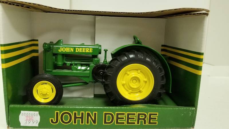 lot 1149 image: Ertl John Deere BO Tractor, 116 scale, stock # JDM-117, NIB