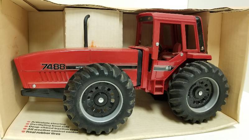 lot 1192 image: Ertl International 7488 2  2 Tractor, 116 scale, #467.  Very Nice, NIB