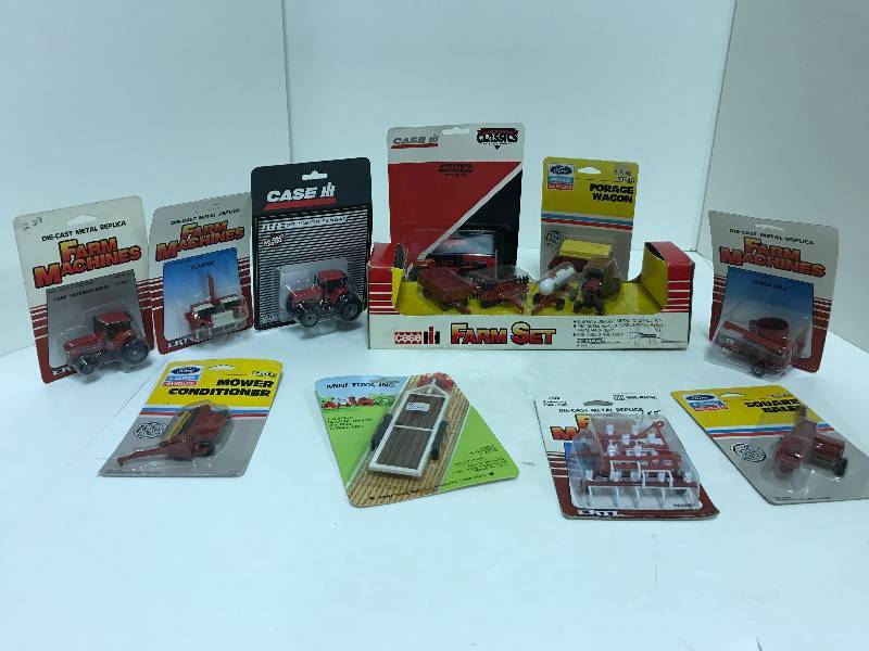 lot 1227 image: 164 Case  Forage wagon  Mower  Farm Set  Farm Machines