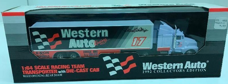 lot 1239 image: Western Auto Semi 1992 Collectors Edition, 164 scale, See Pix, NIB