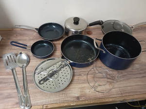 lot 2642 image: 12-Piece,Pots and Pans Cookware Set - Retail $99.00