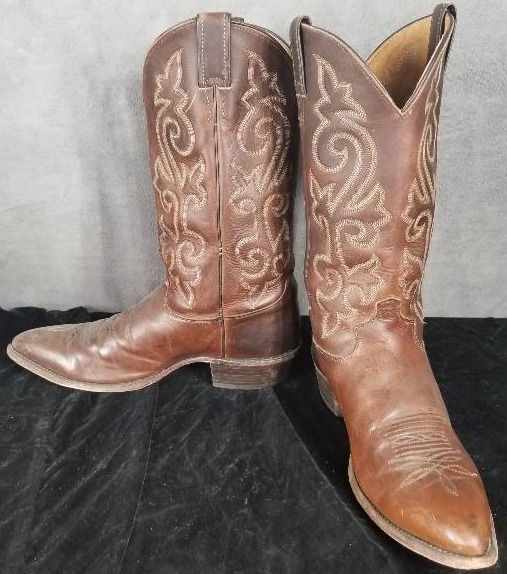 Tony Lama Cowboy Boot Sneaker Teny Lama Shoes sold at auction on 20th  February