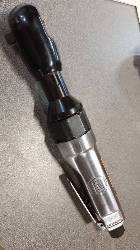 lot 1032 image: NAPA 38 drive air ratchet never used and perfect