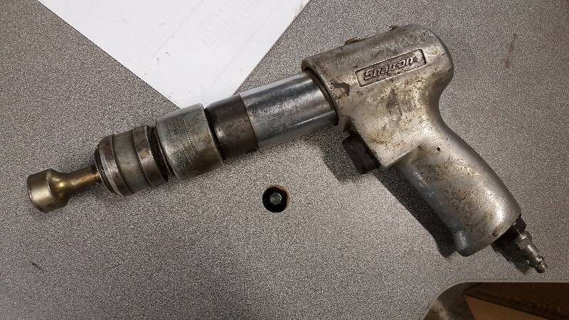 lot 1030 image: Snap ON Air hammer in excellent working condition