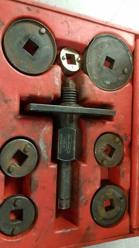 lot 1060 image: Snap On Blue Point brake caliper tool kit in the storage box