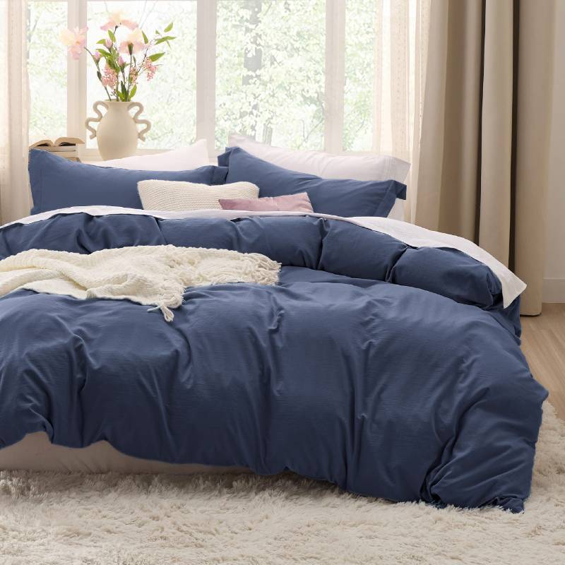 lot 4572 image: Bedsure Navy Duvet Cover King Size - 3 Pieces Prewashed Extra Soft Bedding Set, Includes 1 Duvet Cover 104x90 Inches with Zipper Closure & 2 Pillow Shams, Comforter Not Included