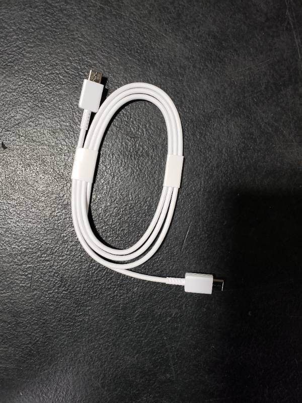 lot 9747 image: USB Type-C to Type-C Charging Cable - White
