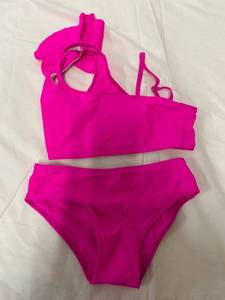 lot 3149 image: Girls Pink 2 Piece Swimsuit Size 9-10 Y
