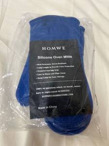 lot 3152 image: Homwe Silicone Oven Mitts Blue HeatSteam Resistant Non Slip Grip Easy to Clean