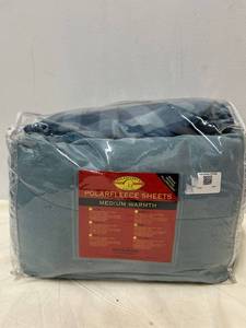 lot 3223 image: Polarfleece Sheets Medium Warmth, King, Bluenavy 2 Printed Pillowcases