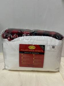 lot 3232 image: PolarFleece Sheets Medium Warmth Full Size White Bonus Printed Pillowcases