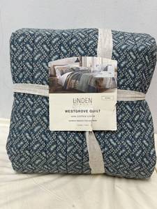 lot 3233 image: Linden Street Westgrove Quilt King
