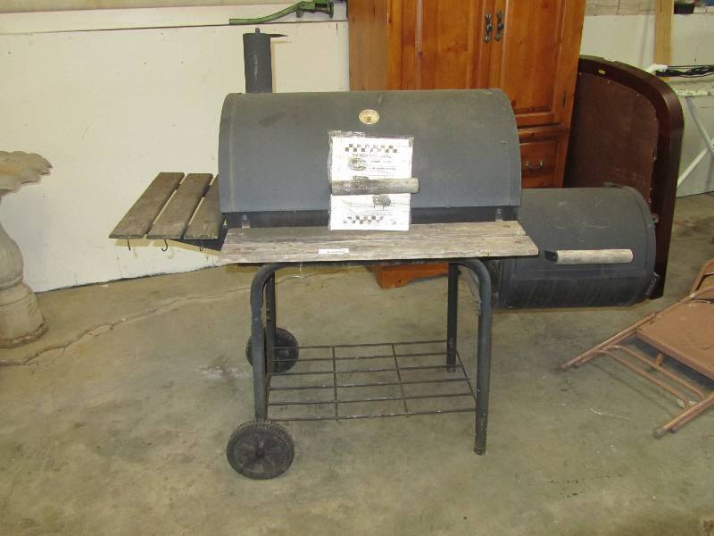 lot 4018 image: Charcoal Smoker