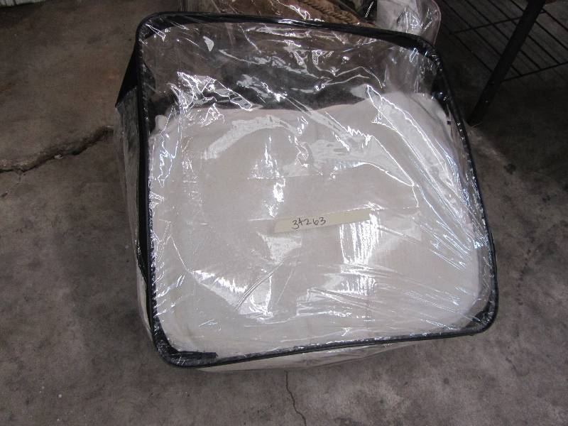lot 4021 image: Bagged Bedding- Comforter