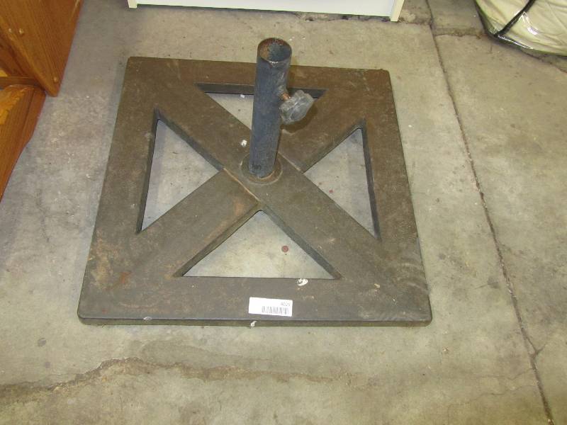 lot 4025 image: Large Heavy Cast Iron Umbrella base- Patio