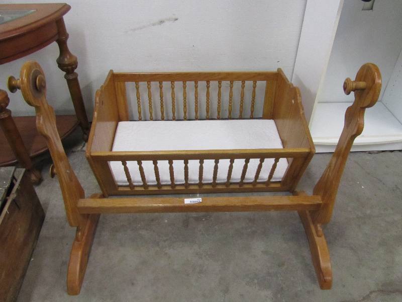 lot 4026 image: Oak Baby Cradle- Bed