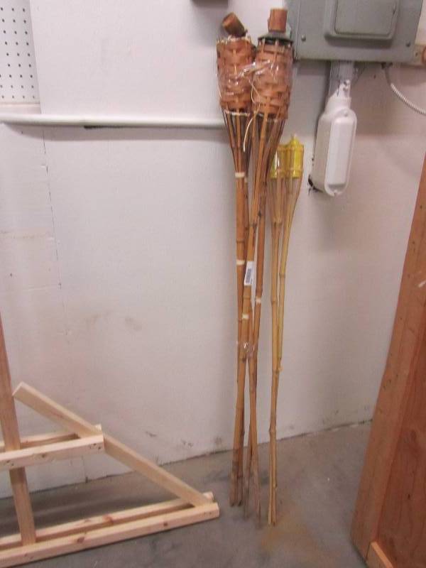 lot 4035 image: Large Lot of Tiki Torches