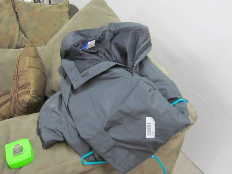 lot 4039 image: Mens Size Large Nylon Snow Pants