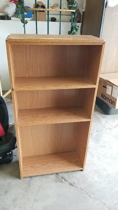 lot 4005 image: Bookshelf