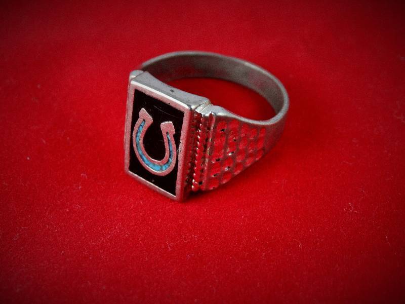lot 2158 image: Mens Ring- Horseshoe with Turquoise Inslay