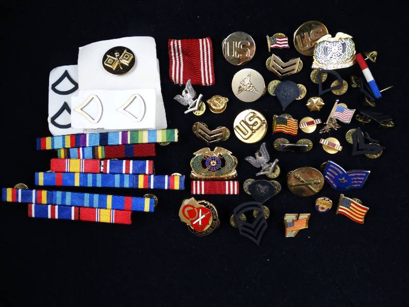 lot 2171 image: Huge Lot of Military Pins and Medals