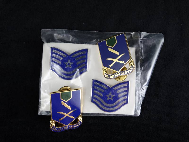 lot 2177 image: USAF  Uniform Pins  Sergeant and Other