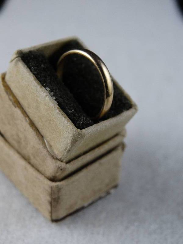 lot 2180 image: Antique 10K Baby Ring   OLD and CUTE