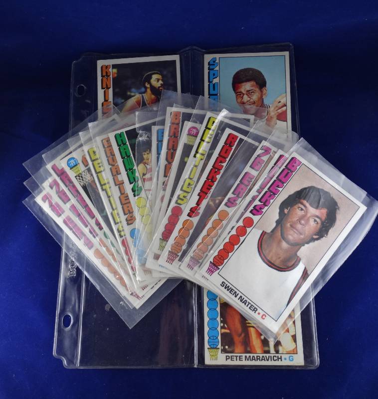 lot 2204 image: 70s Topps Basketball Cards- The BOG ONES- Hall of Famers In The Lot 