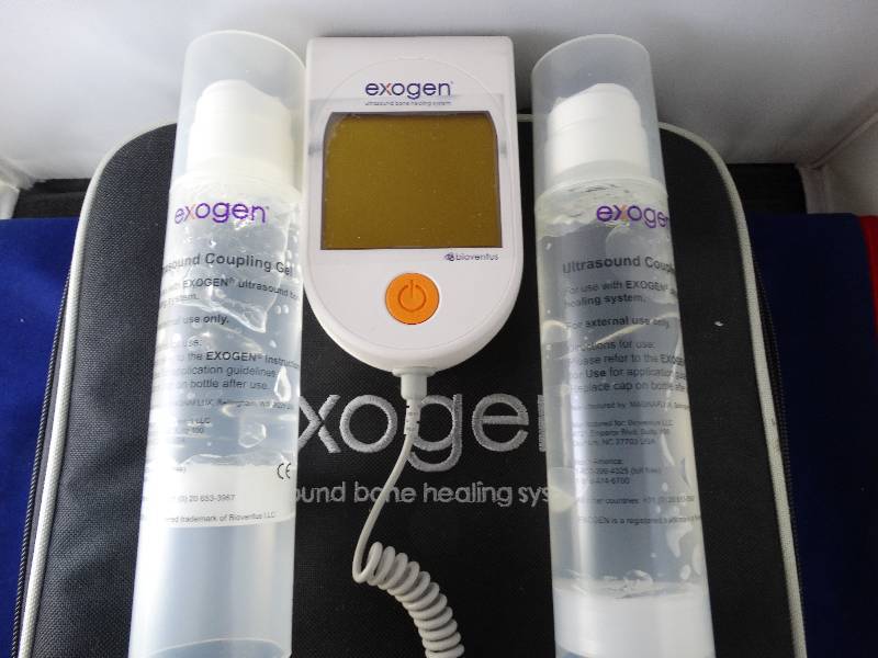 lot 2212 image: Exogen Bone Healing System