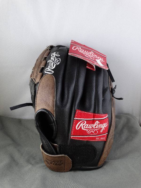 lot 2221 image: New Rawlings Fastpitch Softball Glove Left Hand Throw  Leather Mitt