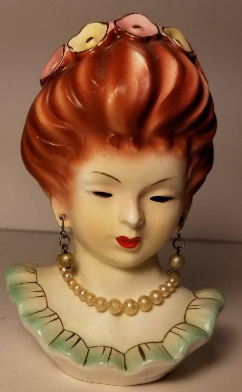 lot 26 image: Beautiful vintage Head Vase, original pearls. Victorian
