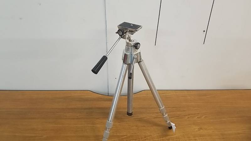 lot 4114 image: Hobby Brand Deluxe Elevator-  Telescoping