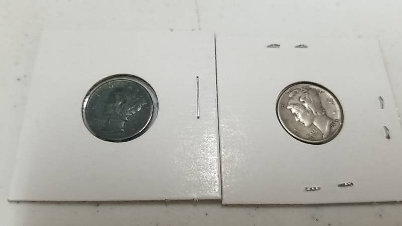 lot 2197 image: Lot of 2-MERCURY DIMES  CIRCULATED -90% SILVER COINS  1939 and 1945