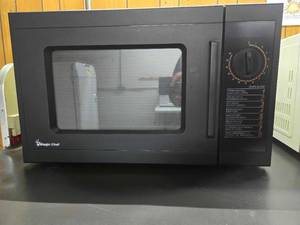 lot 24604 image: Magic Chef M80 Commercial Microwave Oven Model ACM7Z1115