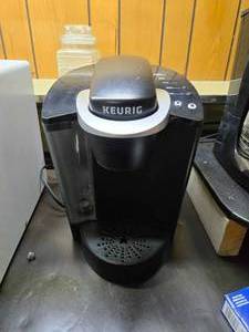 lot 24607 image: Keurig K-Classic Single Serve Coffee Maker