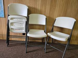 lot 24611 image: (4) Lifetime White Plastic Folding Chairs with Steel Frame