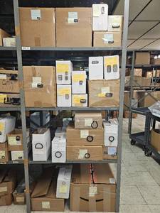 lot 23009 image: Assorted Lot Of Rectangle and O rings, Tri- Glides