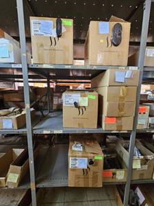 lot 23022 image: Assorted Lot Of Quiver Bottoms, Swivel Hooks