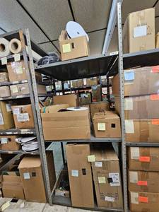 lot 23033 image: Assorted Lot Of Hook and Hook Connectors