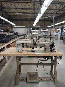 lot 17770 image: Commercial Singer Sewing Station