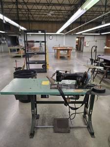 lot 17773 image: Commercial Singer Sewing Station