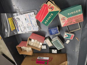 lot 17785 image: Singer Sewing Machine Needle Lot - Multiple Types