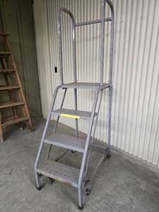 lot 17813 image: 4-Step Rolling Industrial Safety Ladder with Handrails