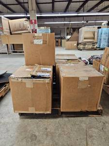 lot 14774 image: Assorted Lot Of Foam