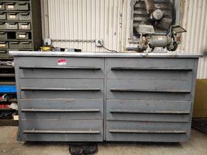 lot 8772 image: Industrial Tool Cabinet with Bench Grinder BG-610 Louisville