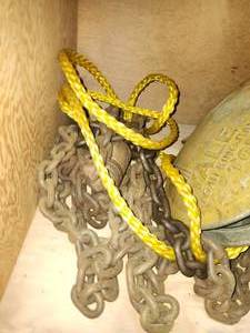 lot 44007 image: Yale Chain Hoist with Metal Chain and Yellow Rope